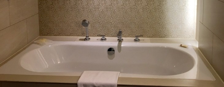 Bathtub 