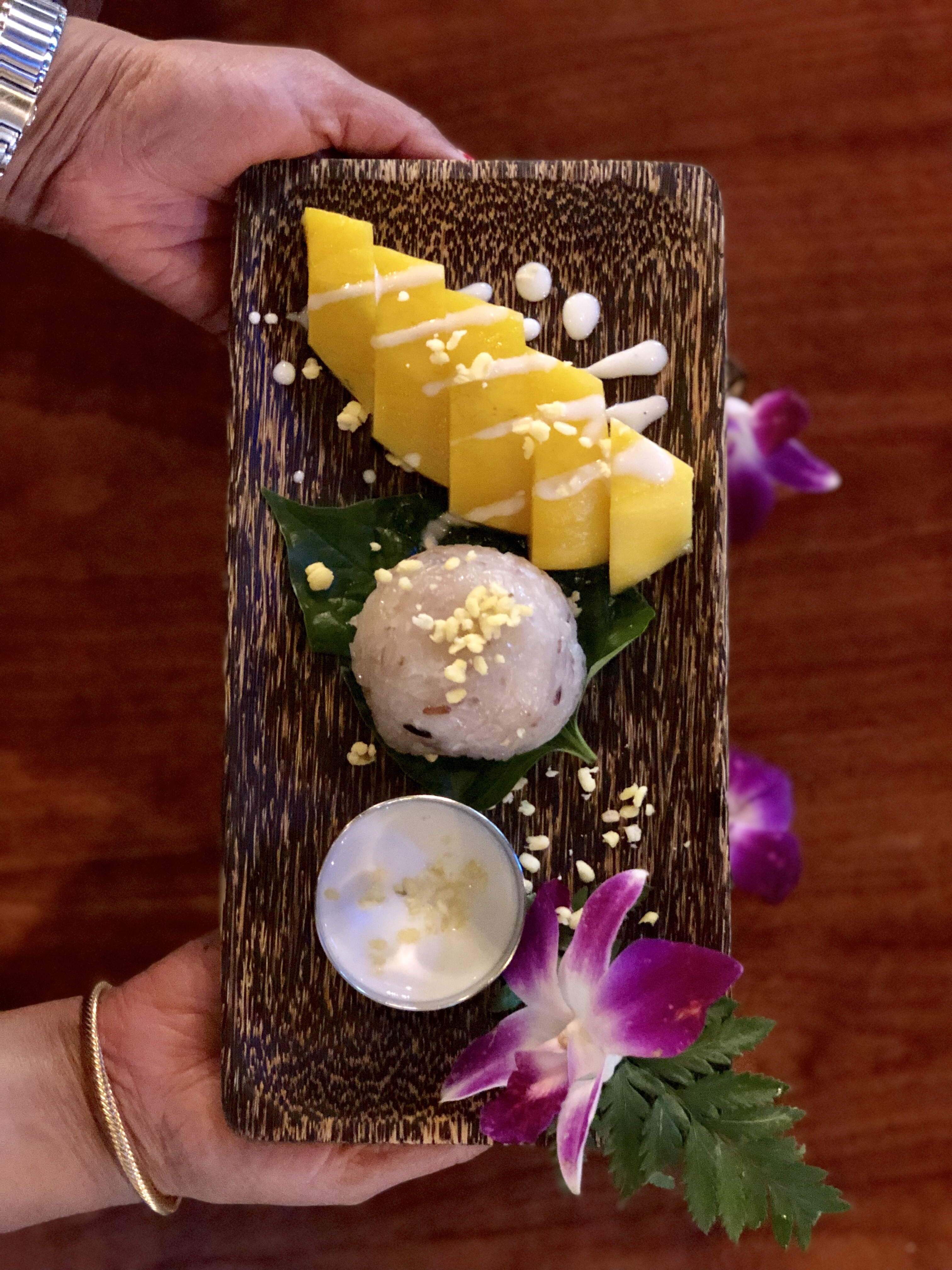 Sticky rice with mango 